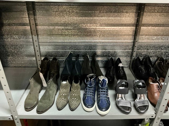 Partij diverse viavai/steve madden/calvin klein etc schoenen (69x) - afbeelding 28 van  32