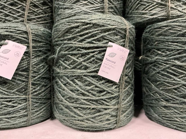 Partij diverse vivant flaxcord natural twine 100% jute 1kg per rol (37x) - afbeelding 4 van  7