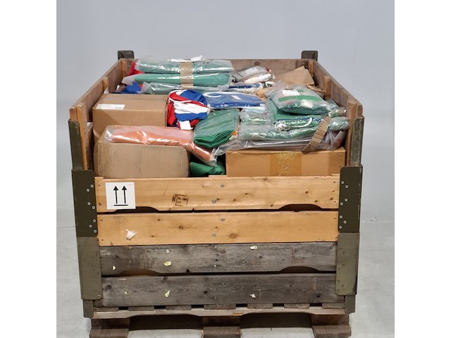 Partij diverse vlaggen - afbeelding 1 van  7