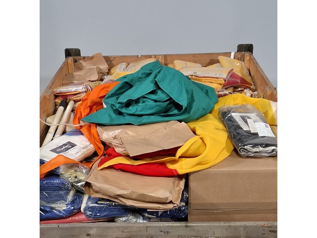 Partij diverse vlaggen - afbeelding 2 van  6