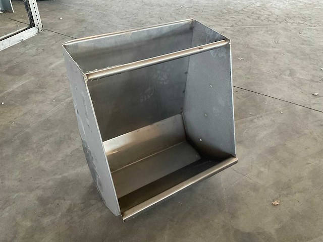 Partij diverse voerbakken, rvs - afbeelding 1 van  2