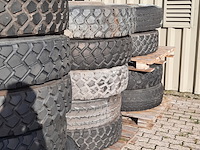 Partij diverse vrachtwagenbanden op velg, o.a michelin, o.a xzl - afbeelding 6 van  23