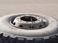 Partij diverse vrachtwagenbanden op velg, o.a michelin, o.a xzl - afbeelding 9 van  23