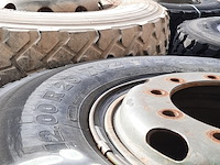 Partij diverse vrachtwagenbanden op velg, o.a michelin, o.a xzl - afbeelding 14 van  23