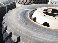 Partij diverse vrachtwagenbanden op velg, o.a michelin, o.a xzl - afbeelding 15 van  23
