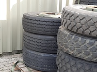 Partij diverse vrachtwagenbanden op velg, o.a michelin, o.a xzl - afbeelding 19 van  23