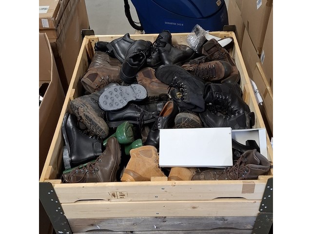 Partij diverse wandelschoenen - afbeelding 3 van  4