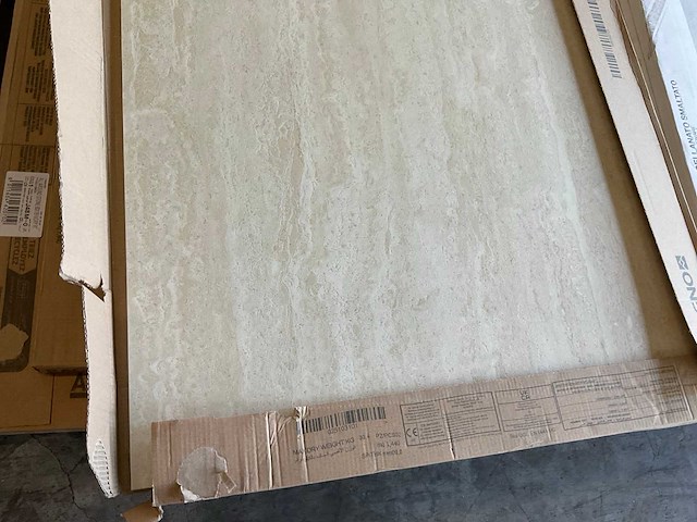 Partij diverse wandtegel 60x120 cm ca 21 m² - afbeelding 1 van  4