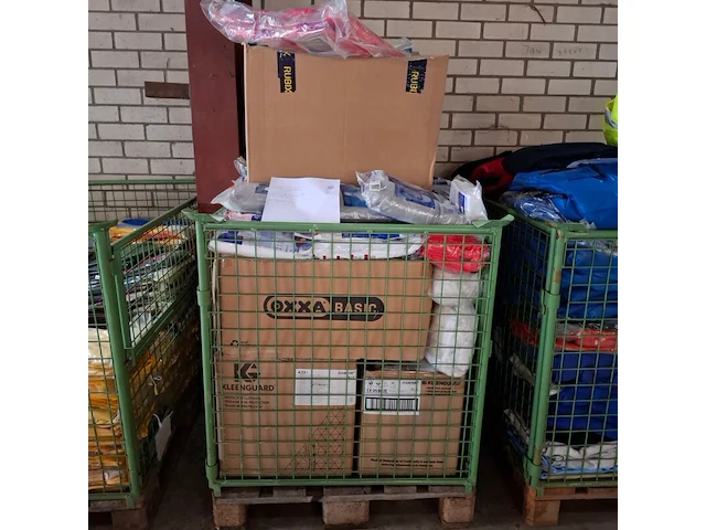 Partij diverse wegwerp werkkleding, o.a. microgard, 3m - afbeelding 1 van  15