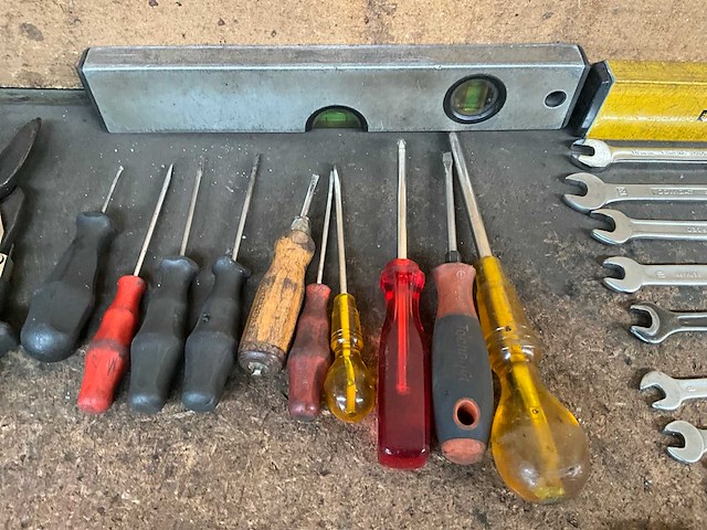Partij diverse werkbankgereedschappen - afbeelding 2 van  12