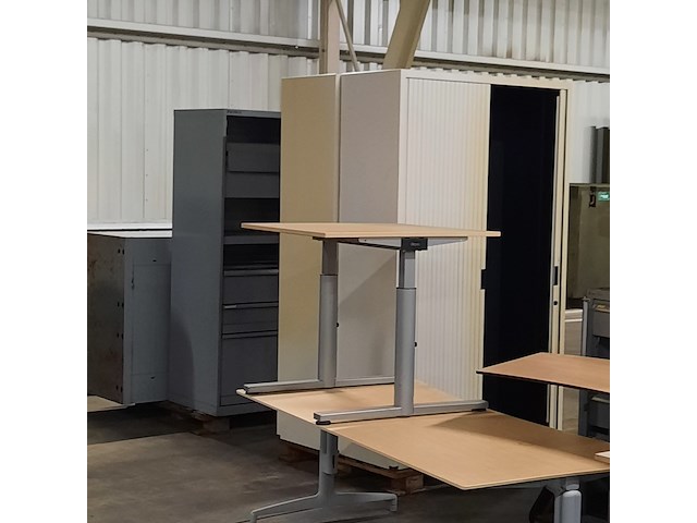 Partij diverse werkplaatsinventaris, o.a lista - afbeelding 10 van  13