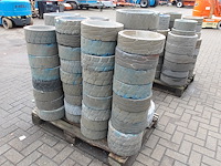 Partij diverse wielen voor hoogwerkers - afbeelding 1 van  1