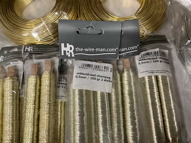 Partij diverse wikkeldraad, aluminium wire & glitterkits. (134x) - afbeelding 15 van  23