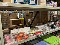 Partij diverse wikkeldraad, aluminium wire & glitterkits. (134x) - afbeelding 1 van  23