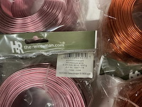 Partij diverse wikkeldraad, aluminium wire & glitterkits. (134x) - afbeelding 23 van  23