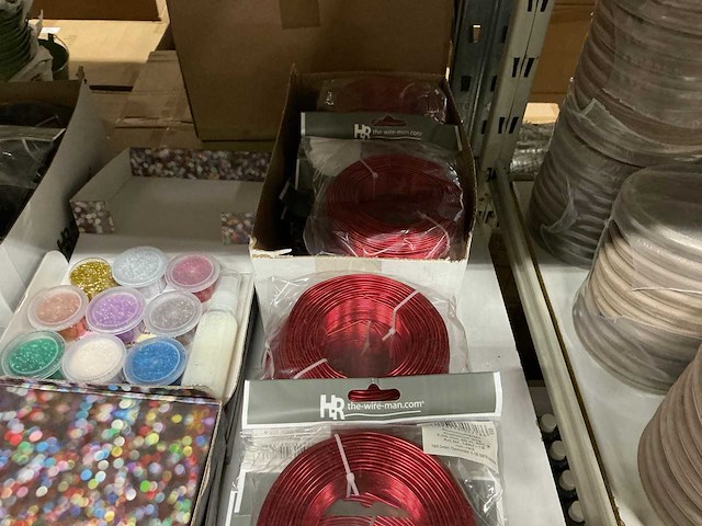 Partij diverse wikkeldraad, aluminium wire & glitterkits. (134x) - afbeelding 4 van  23