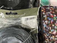 Partij diverse wikkeldraad, aluminium wire & glitterkits. (134x) - afbeelding 9 van  23