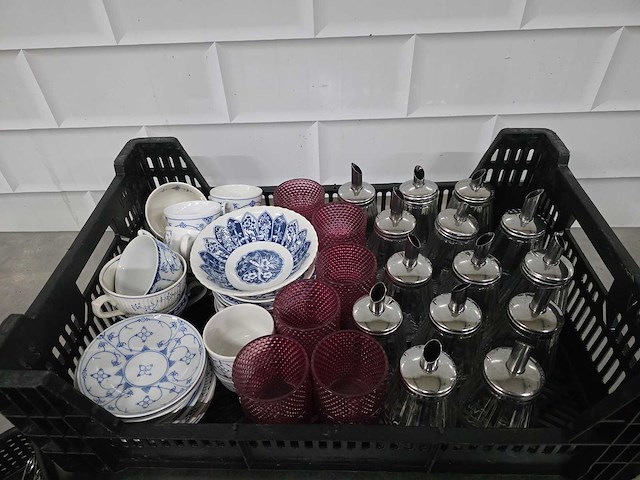 Partij diverse windlichten en suikerpotten - afbeelding 1 van  3