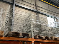 Partij diverse winkelinventaris en draadmanden - afbeelding 16 van  20