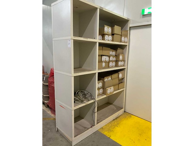 Partij diverse winkelinventaris en draadmanden - afbeelding 20 van  20