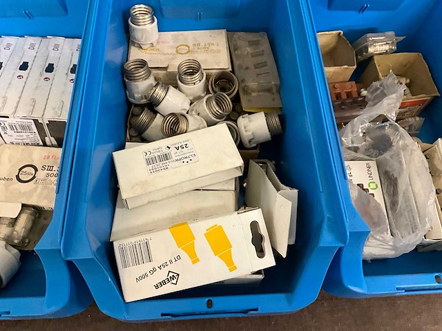 Partij diverse zekeringen - afbeelding 6 van  6