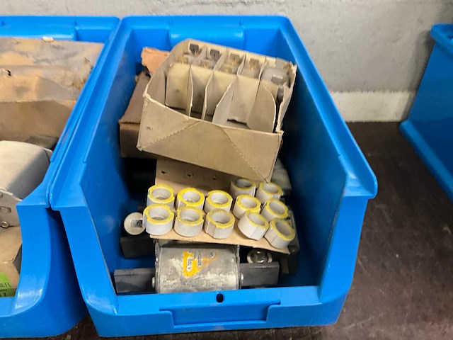 Partij diverse zekeringen - afbeelding 4 van  12