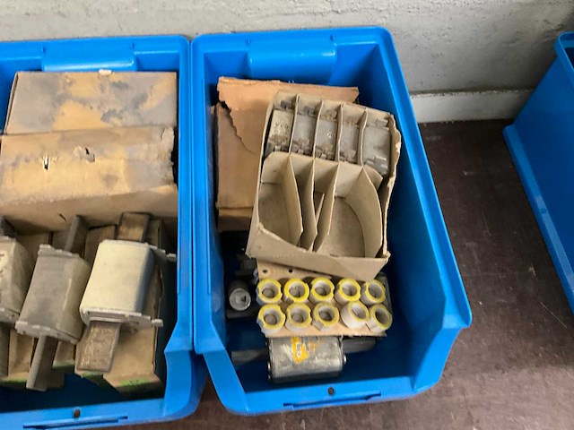 Partij diverse zekeringen - afbeelding 5 van  12