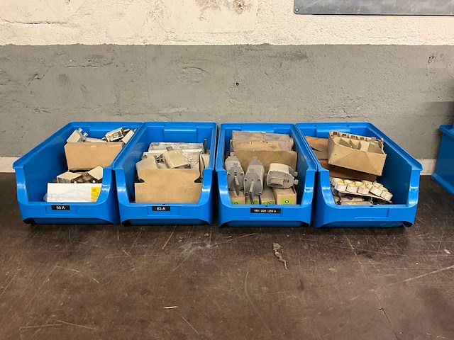 Partij diverse zekeringen - afbeelding 1 van  12