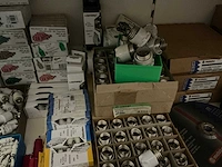 Partij diverse zekeringen/fittingen/fuses (697x) - afbeelding 2 van  11
