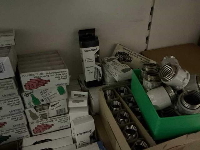 Partij diverse zekeringen/fittingen/fuses (697x) - afbeelding 3 van  11