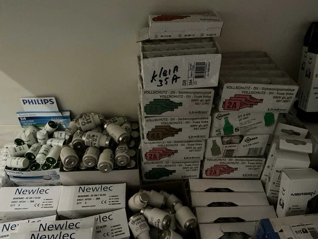 Partij diverse zekeringen/fittingen/fuses (697x) - afbeelding 7 van  11