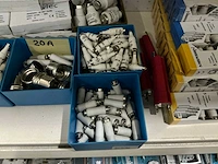 Partij diverse zekeringen/fittingen/fuses (697x) - afbeelding 9 van  11