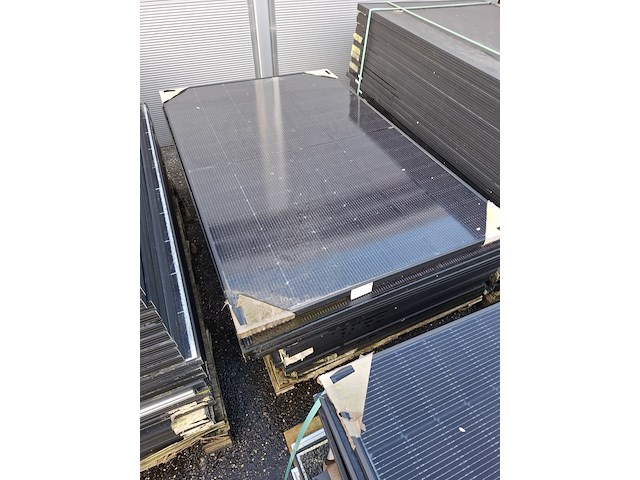 Partij diverse zonnepanelen op 5x pallet - afbeelding 11 van  11