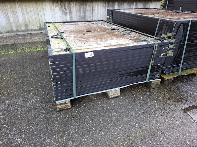 Partij diverse zonnepanelen op 6x pallet - afbeelding 2 van  8