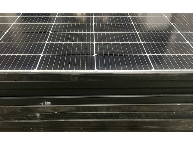 Partij diverse zonnepanelen - afbeelding 1 van  5