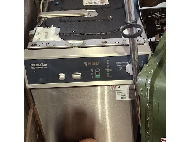 Partij diverse zorg en bhv gerelateerde artikelen - afbeelding 2 van  5