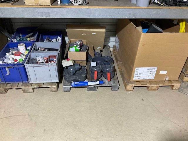 Partij diverse zwembad onderdelen - afbeelding 1 van  5