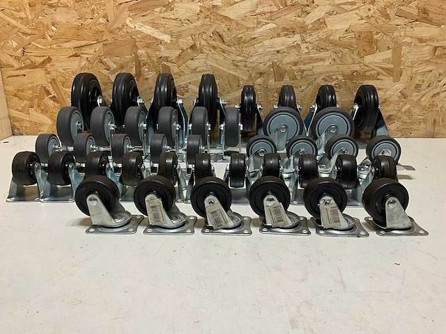 Partij diverse zwenk- en bokwielen (42x) - afbeelding 1 van  11