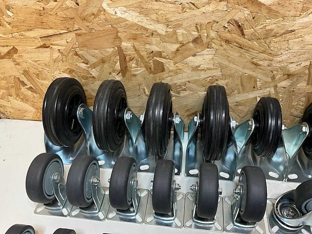 Partij diverse zwenk- en bokwielen (42x) - afbeelding 6 van  11