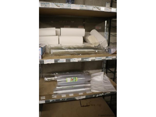 Partij diversen bestaande uit o.a. goldplast cocktail glazen, notitieblokken & papieren handdoeken - afbeelding 1 van  6