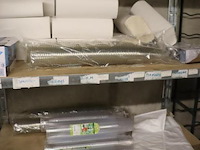 Partij diversen bestaande uit o.a. goldplast cocktail glazen, notitieblokken & papieren handdoeken - afbeelding 1 van  6