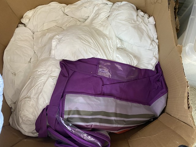 Partij diversen, bestaande uit o.a. koelkast, bureaustoel en gereedschapskisten - afbeelding 4 van  13