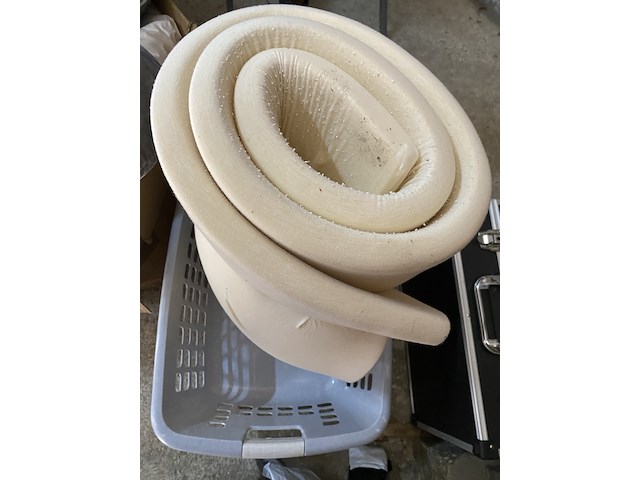 Partij diversen, bestaande uit o.a. koelkast, bureaustoel en gereedschapskisten - afbeelding 5 van  13