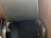 Partij diversen, bestaande uit o.a. koelkast, bureaustoel en gereedschapskisten - afbeelding 6 van  13