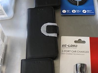 Partij diversen bestaande uit o.a. oplaadkabels, telefoonhoesjes & anti-slip mat - afbeelding 7 van  9