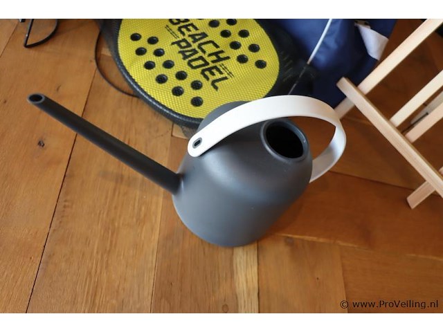 Partij diversen bestaande uit o.a. schildersezel, sporttas, draadmand & plantengieter - afbeelding 4 van  7