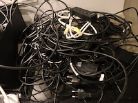 Partij diversen bestaande uit o.a. stekkerdozen & aansluitsnoeren - afbeelding 4 van  6