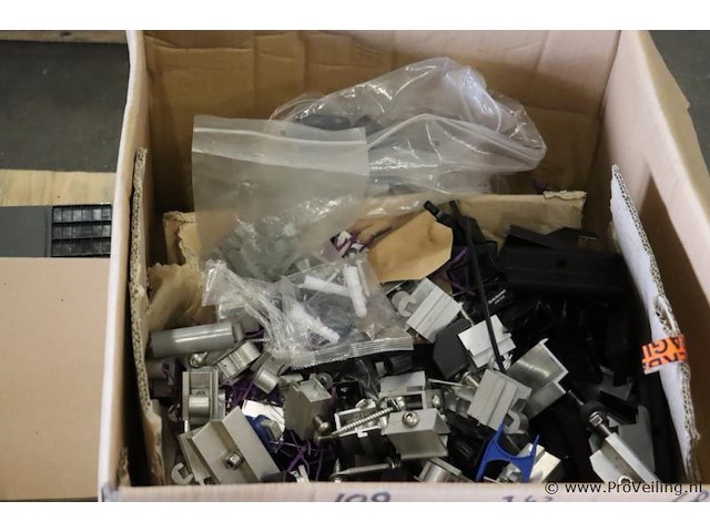 Partij diversen bestaande uit o.a. touw, ijzerdraad, draadeinden & growatt wireless monitoring - afbeelding 5 van  11