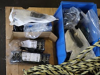 Partij diversen bestaande uit o.a. touw, ijzerdraad, draadeinden & growatt wireless monitoring - afbeelding 9 van  11