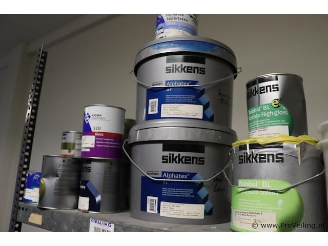 Partij diversen bestaande uit o.a. uzin utz vloercoating ep3020, glasvezellijm, sikkens alphatex & den braven kit - afbeelding 1 van  6
